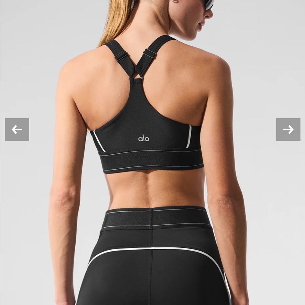 ALO Yoga Suit UpWomen's Black Sports Bra Black/ white